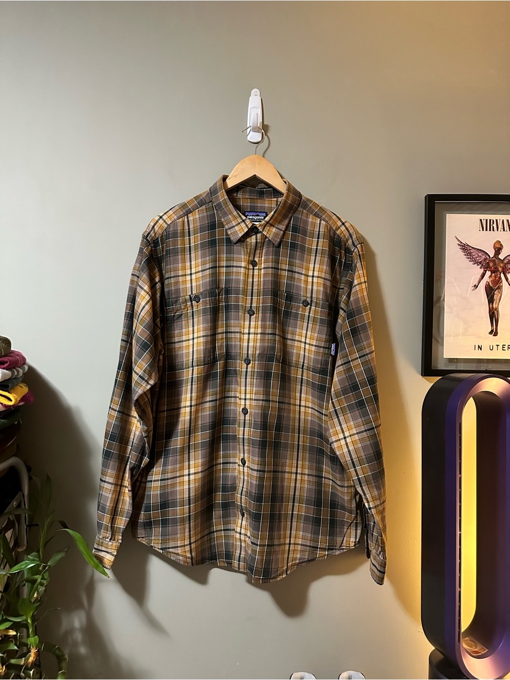 Patagonia Organic Cotton Plaid Button-Down Shirt - Men's M